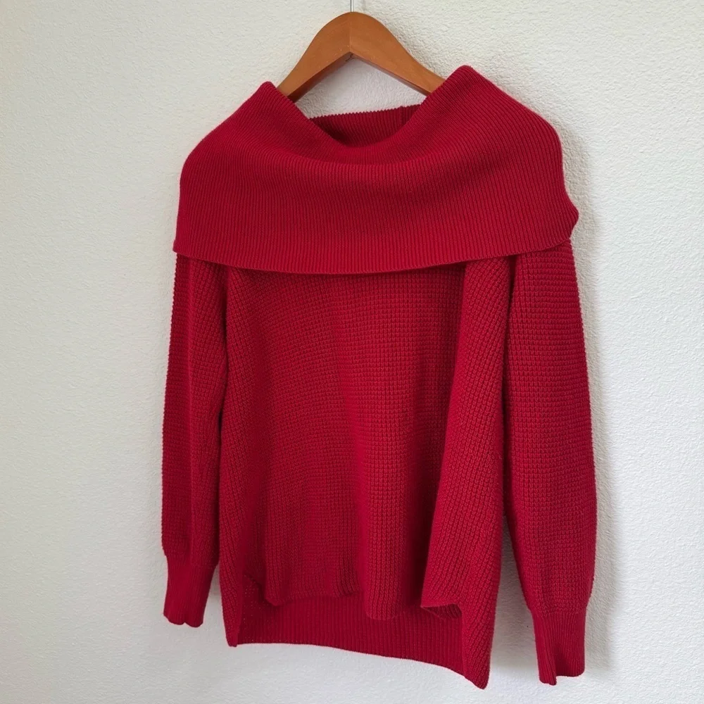 Michael Kors Beautiful and Cozy Red Cowl Neck Sweater Women’s Size Medium